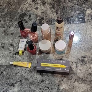 Mini Brands Makeup Toy Set